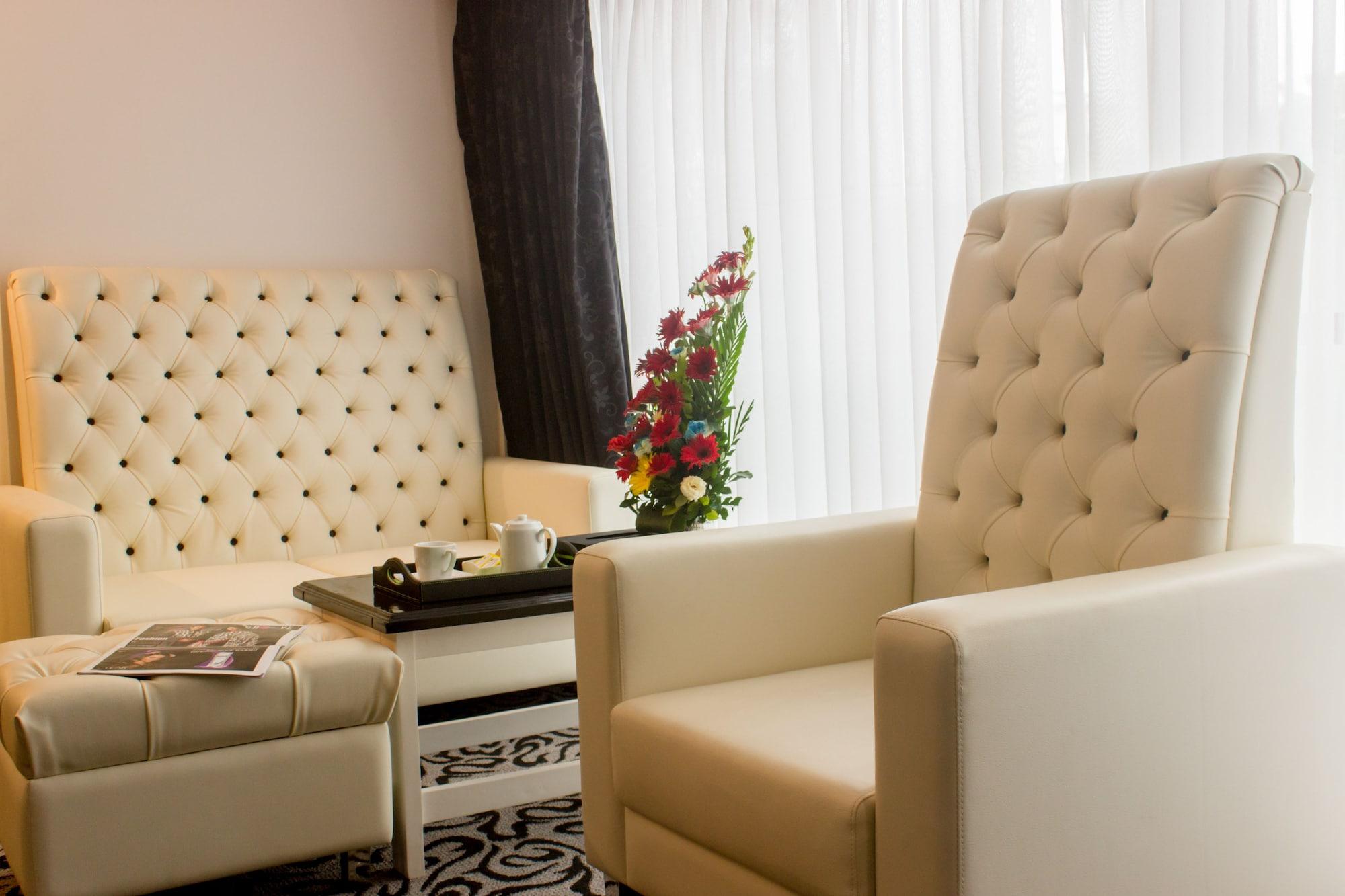 Executive Inn Дака Екстериор снимка