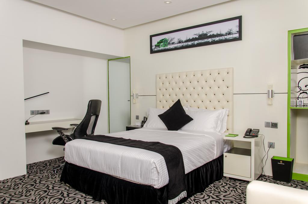 Executive Inn Дака Екстериор снимка