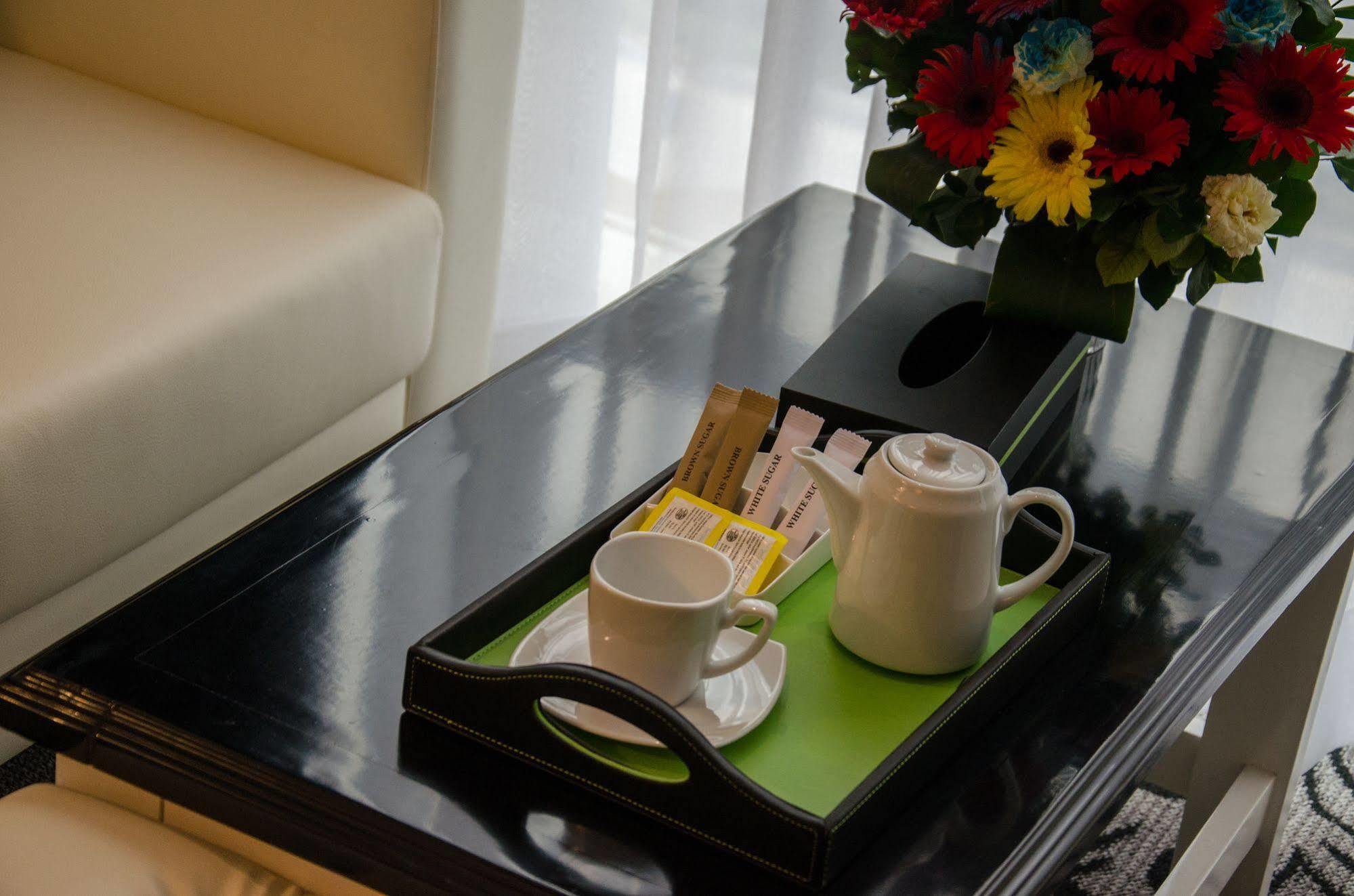 Executive Inn Дака Екстериор снимка