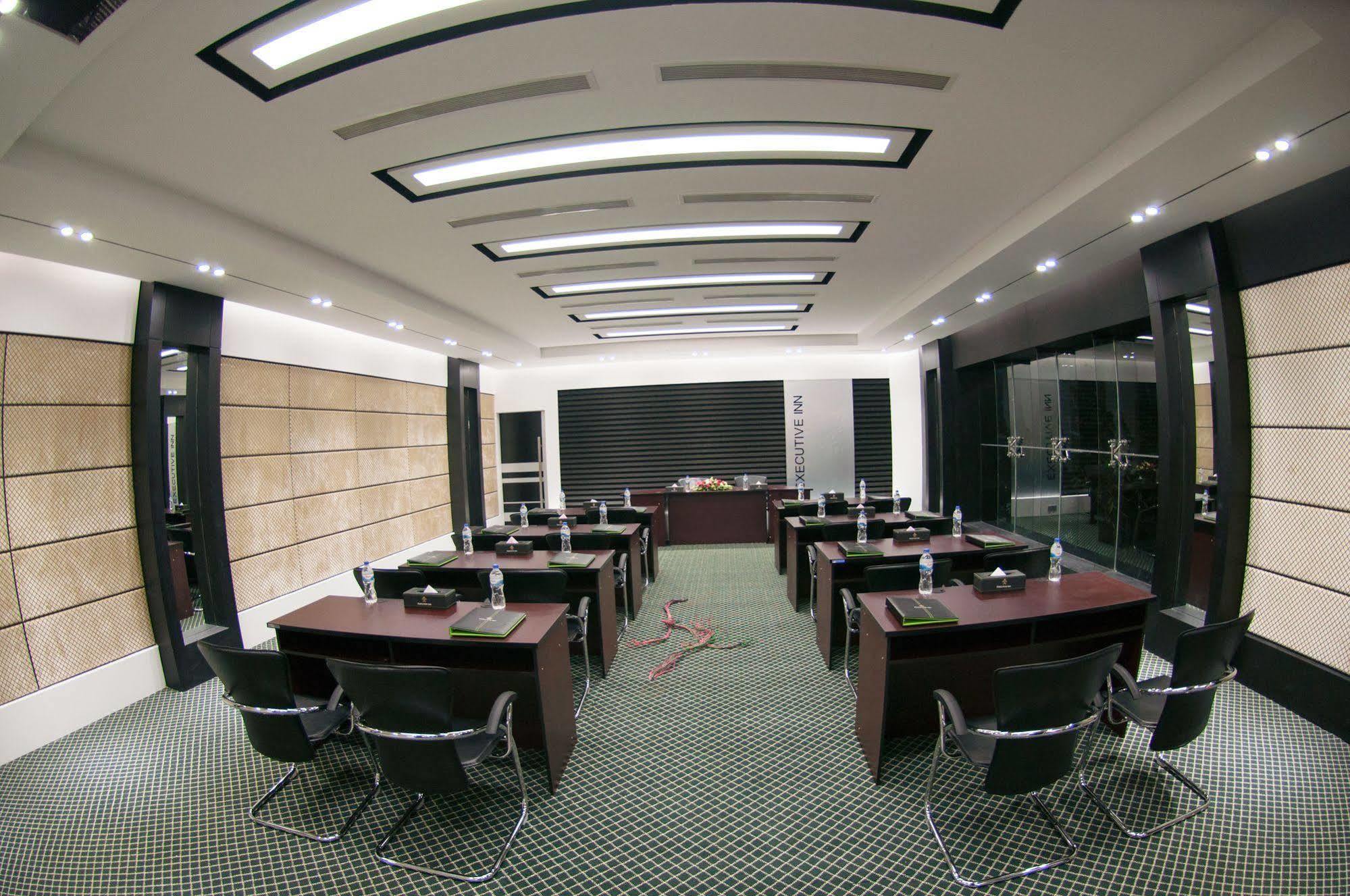 Executive Inn Дака Екстериор снимка