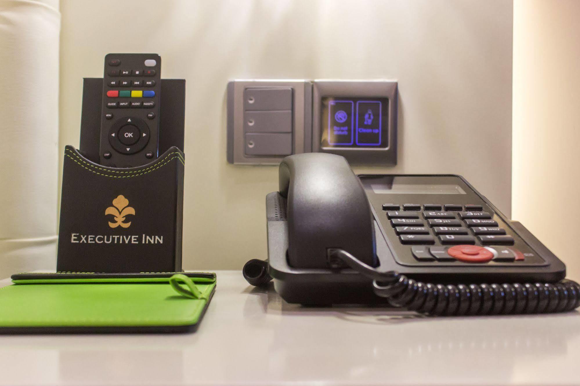Executive Inn Дака Екстериор снимка
