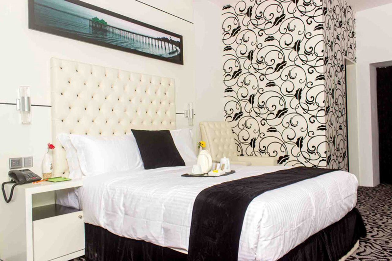 Executive Inn Дака Екстериор снимка