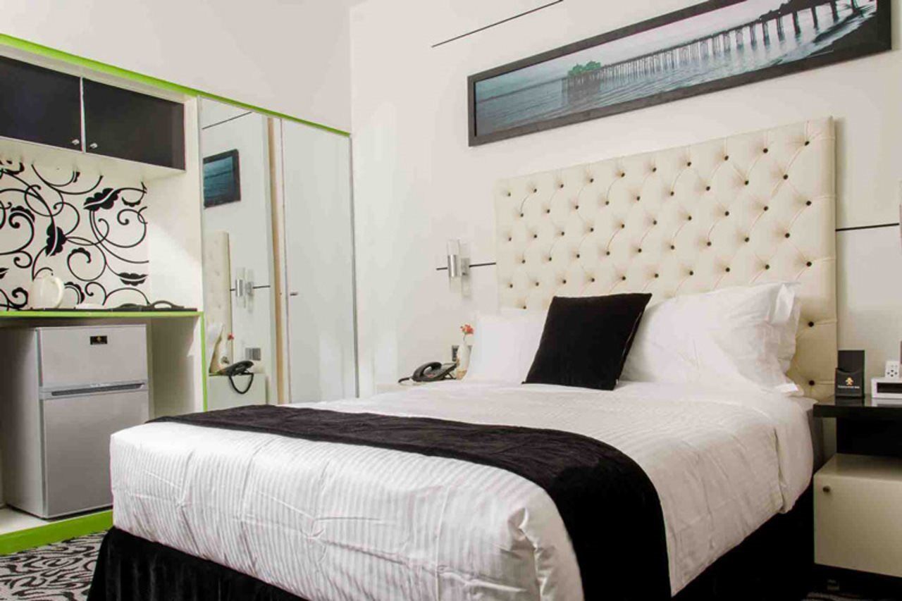 Executive Inn Дака Екстериор снимка